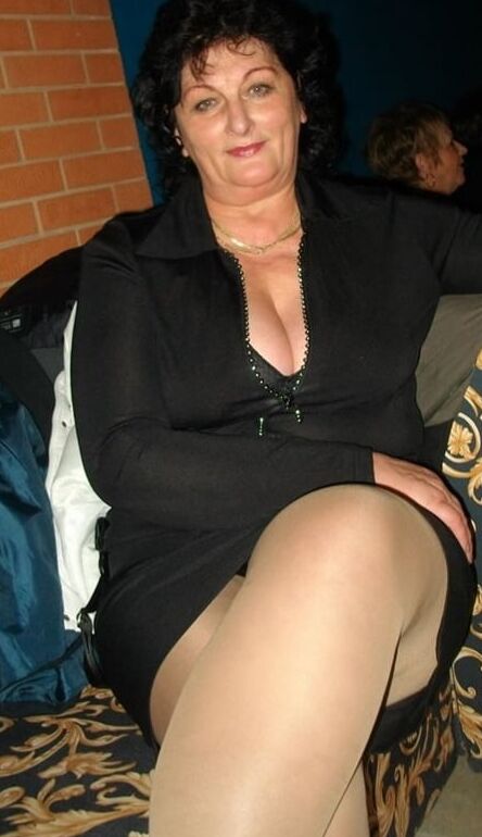 Angy show legs in pantyhose