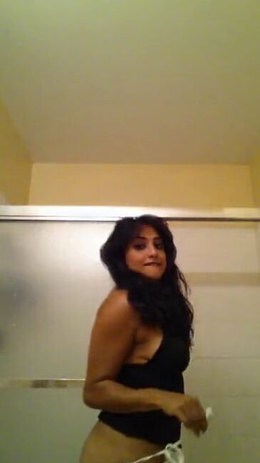 Afghana Khan wanted to show me her brown pussy