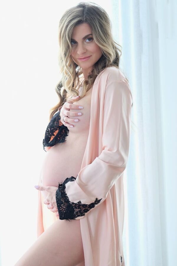 Rachel McCord - Pregnancy Photoshoot
