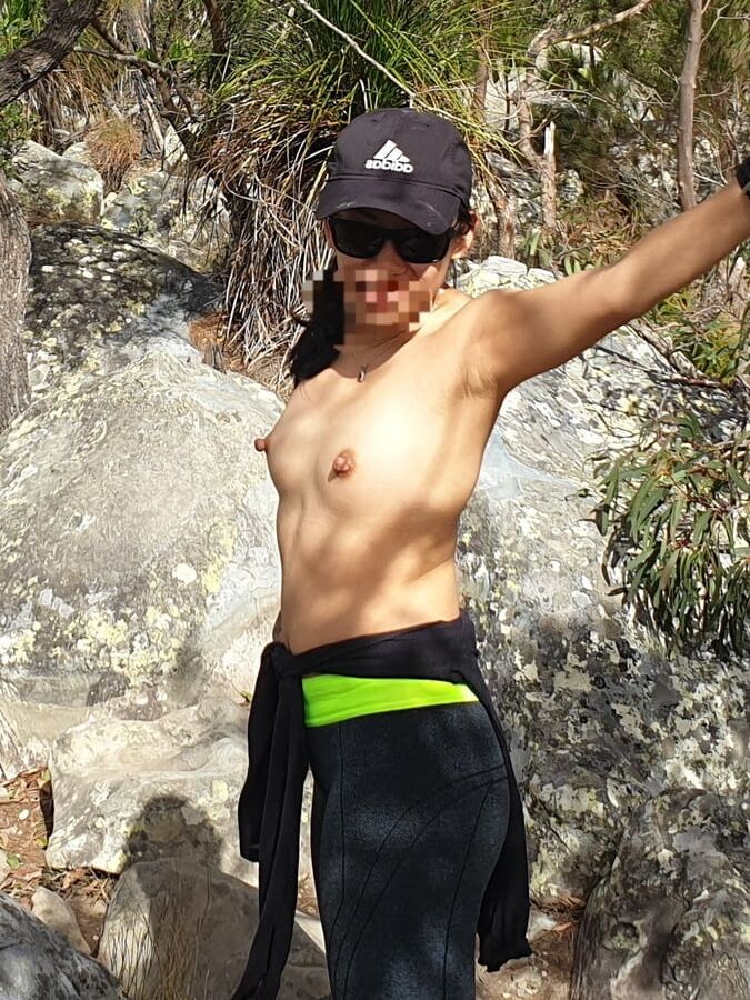 badazza BIFOTZE Su-lin mit Nippeltittchen Brisbane