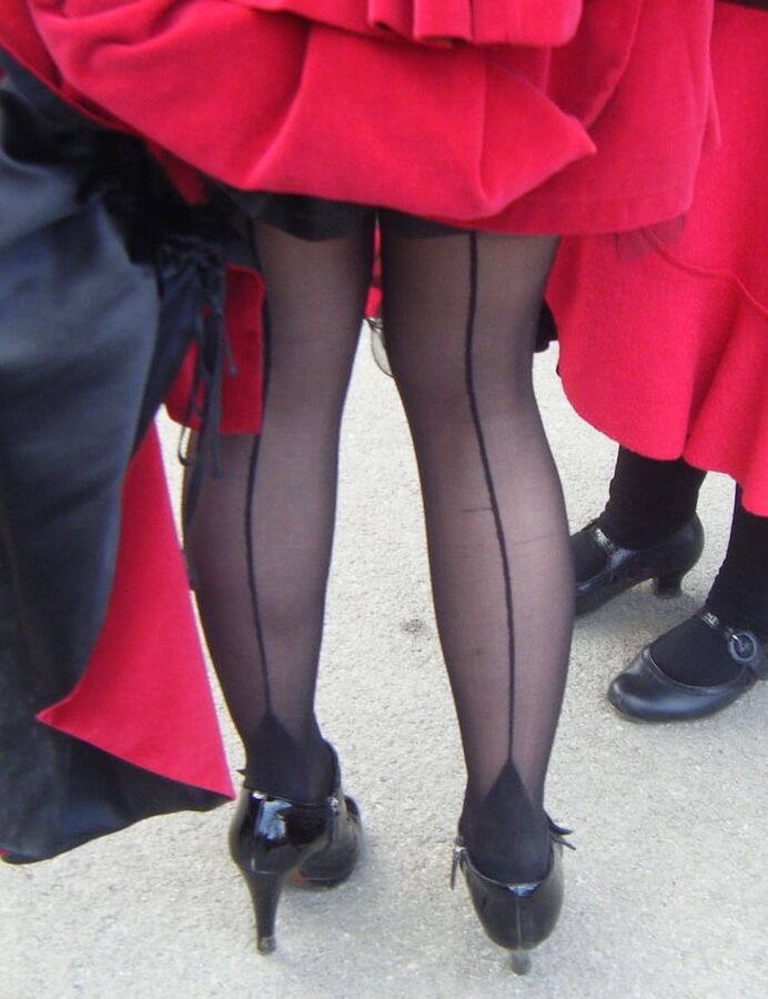Street Pantyhose - UK Trash at the Races