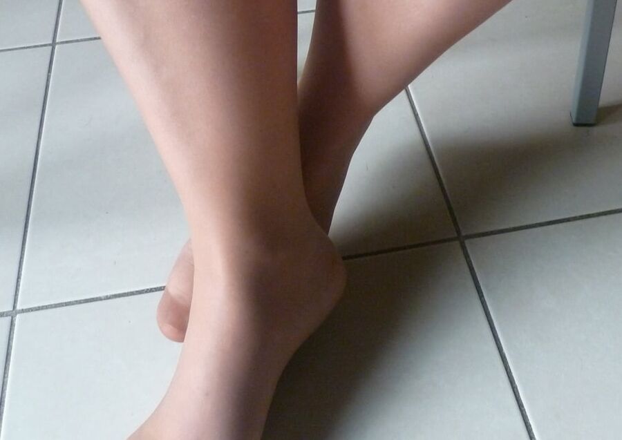 ses pieds en dim up brillants