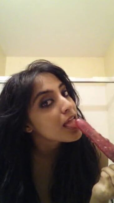 Afghana Khan wanted to show me her brown pussy