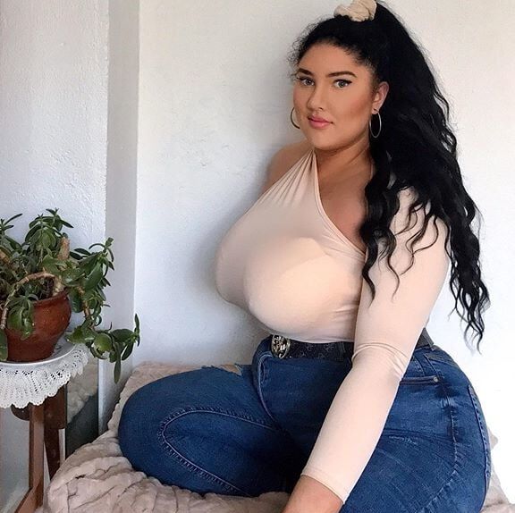 Finnish big tits BBW hottie Anni