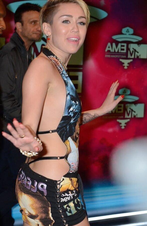 Sexy Miley - MTV EMAs