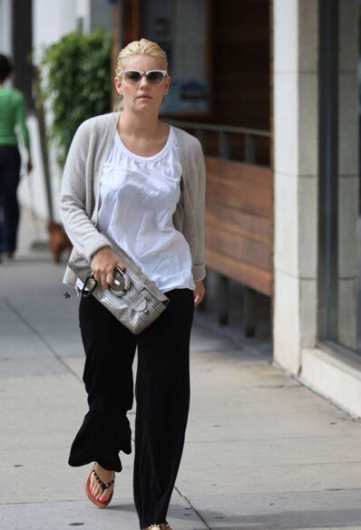 Elisha Cuthbert -