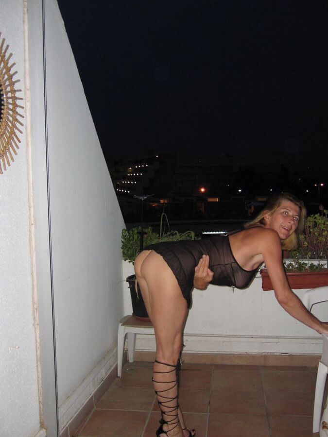 Perfect Amateur Blonde Bitch