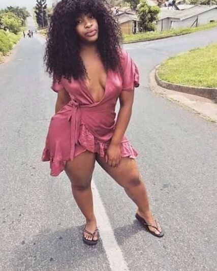 FAT ASS&amp;GIANT THIGHS STALKER
