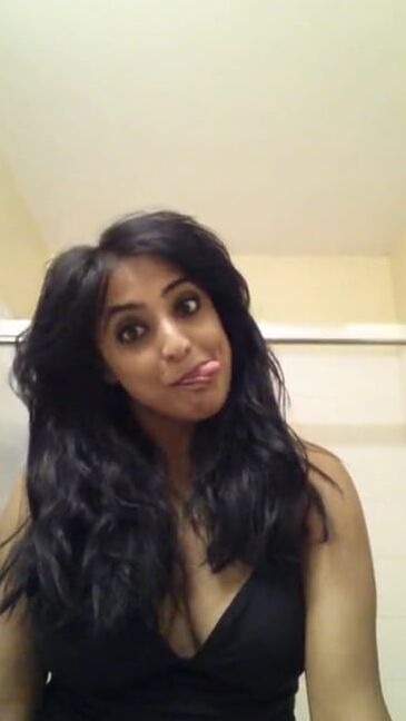 Afghana Khan wanted to show me her brown pussy