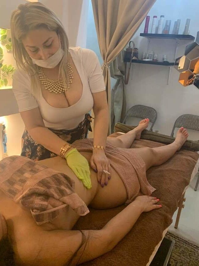 Doctora chichona hermosos pezones milf big boobs hot mature