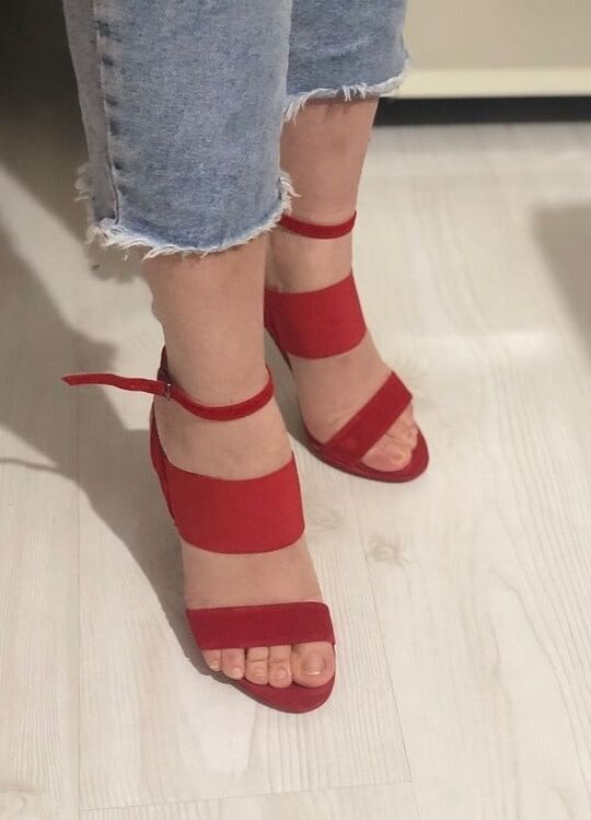 Turkish feet fetish (Turk hatunlardan ayak fetisi)