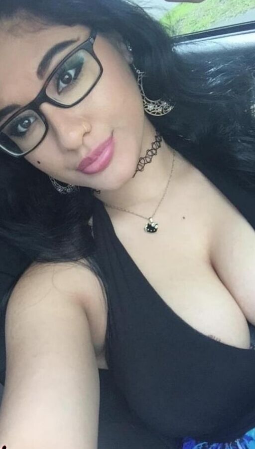 Tetona con lentes