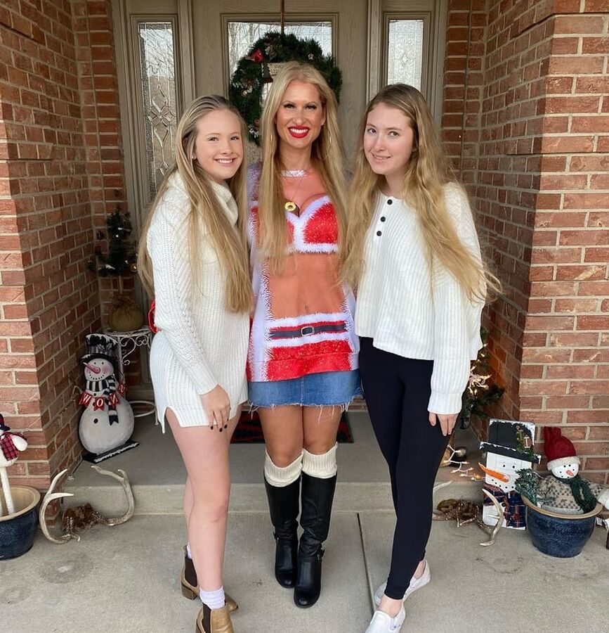 Hot amateur mom. Which would you like to fuck?