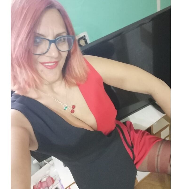 ROU ROMANIAN MILFS ROU MOM WHORE - LOOKS LIKE MY AUNT