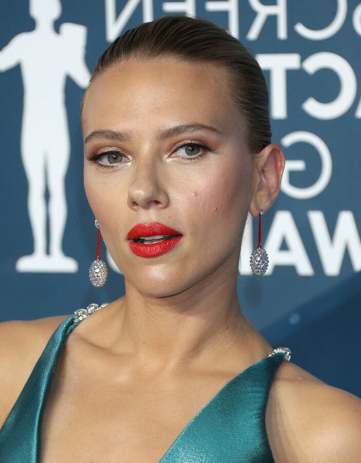 Sexy Scarlett - Jan &;
