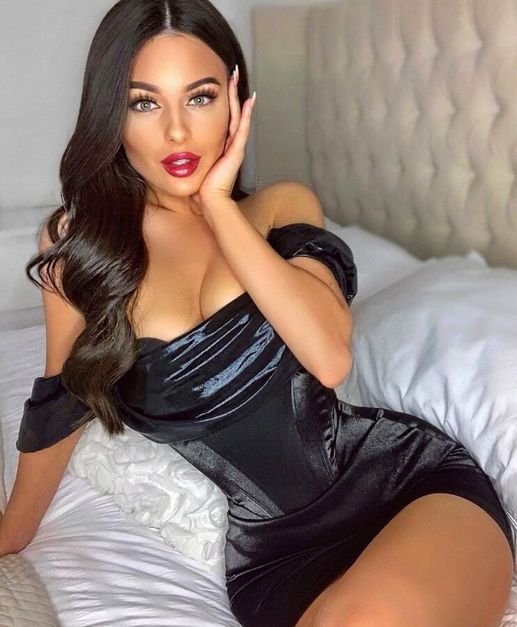Shiny, Black Curves