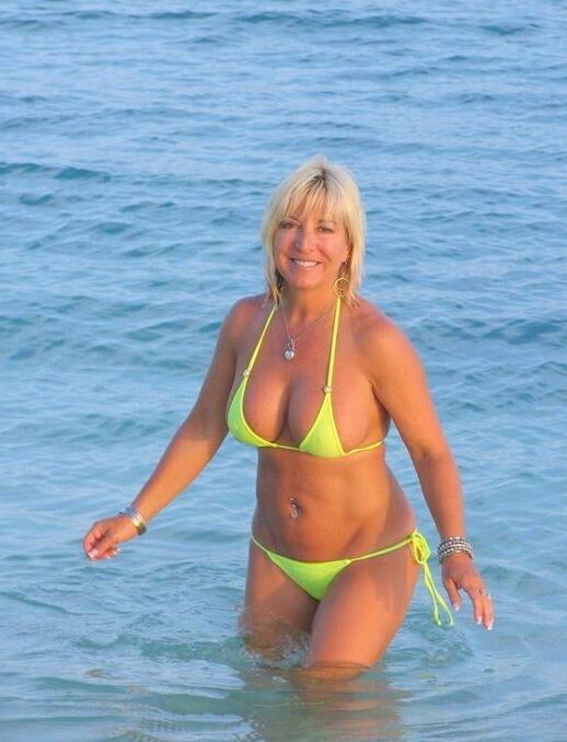 BIG TITS BLONDE