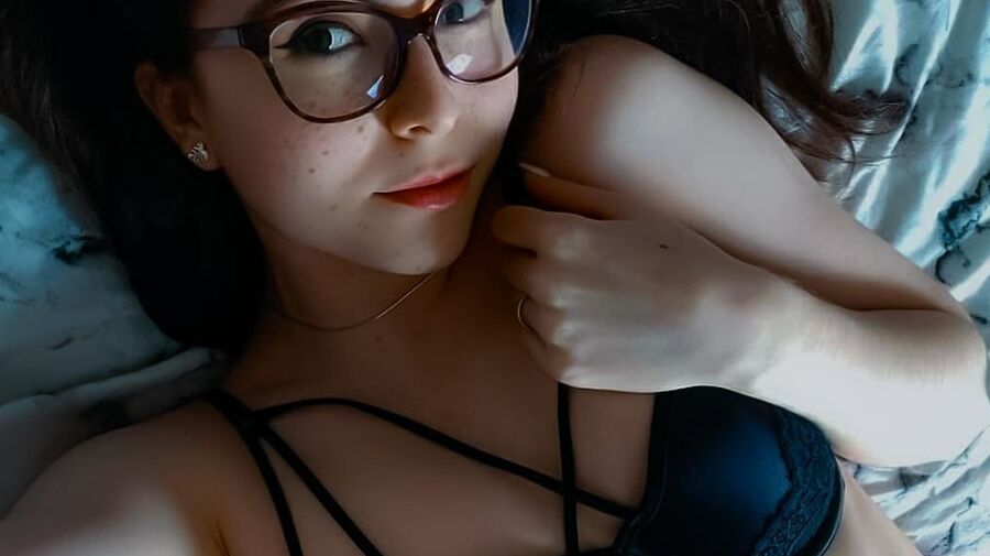 Gorgeous Girls in Glasses