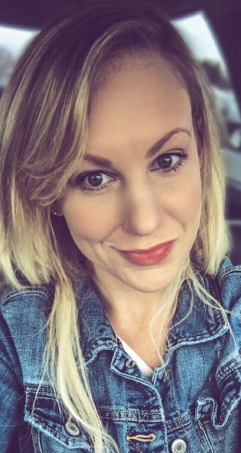 Exposed - Blonde Mom Jennifer