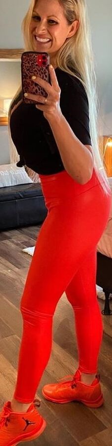 Hot amateur mom in leather and spandex pants
