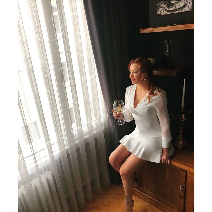 Sexy Turkish actress Aycin inci