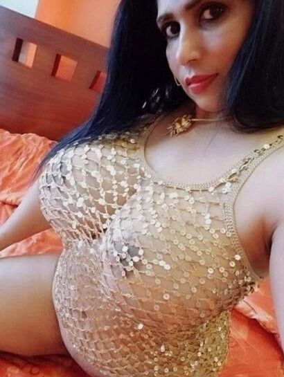 MATURE MILF BIG BOOB WIFE