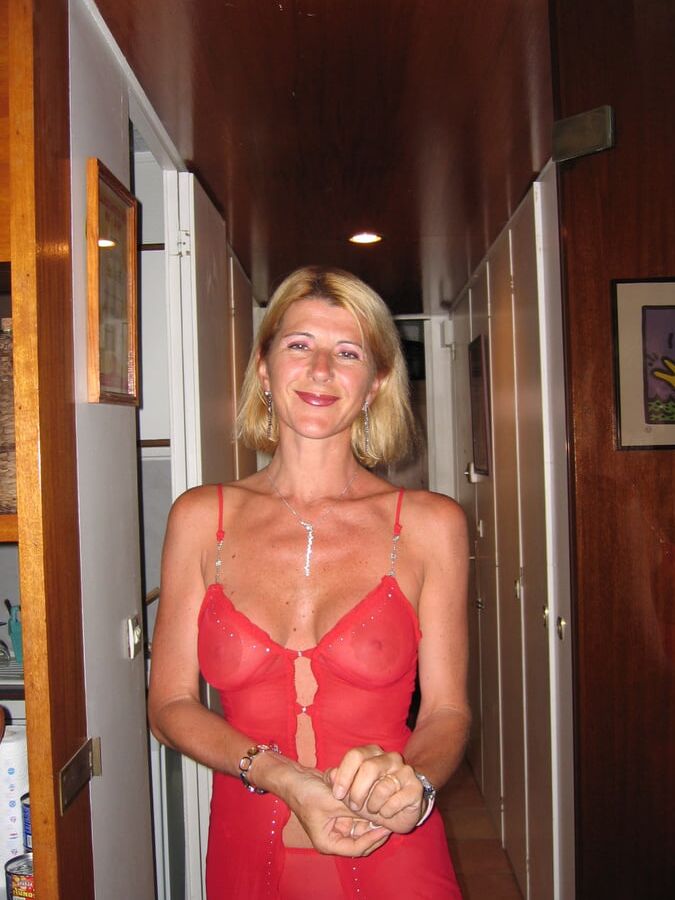 Perfect Amateur Blonde Bitch