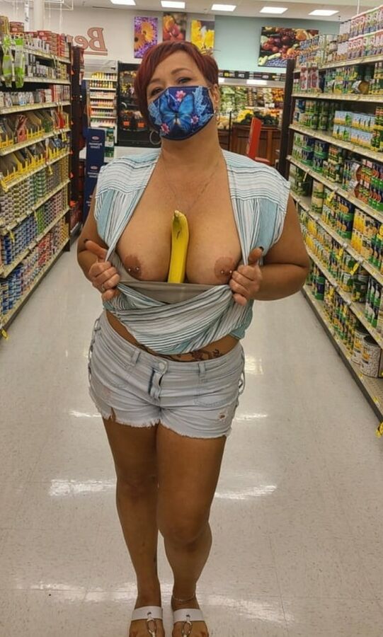 she loves bananas (pic edition)