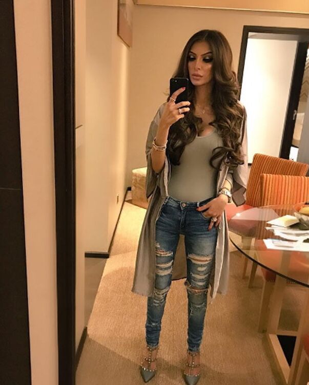 Sexy Slut Faryal Bj Lips paki Slut