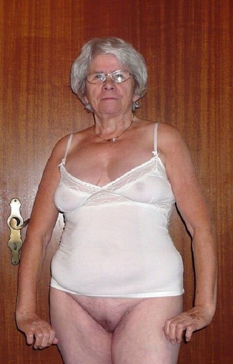real grannies showing their pussies