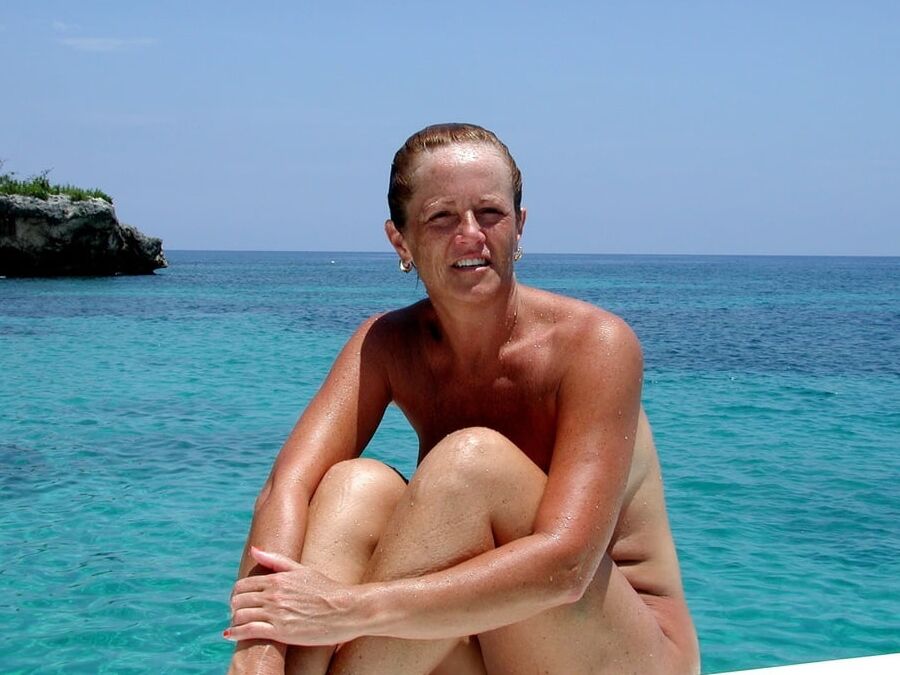 Unknown beautiful American wife
