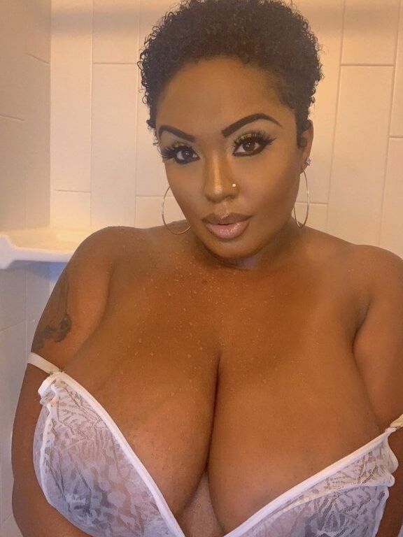 Robust &amp; Mature: Short-Haired Mamis