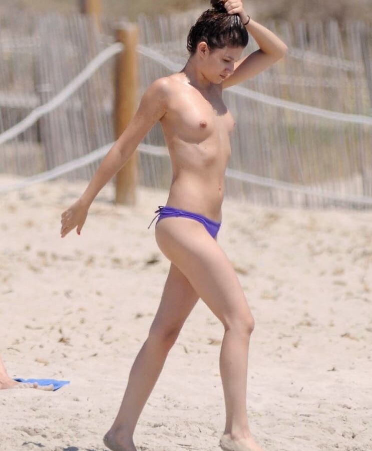 Ursula Corbero topless