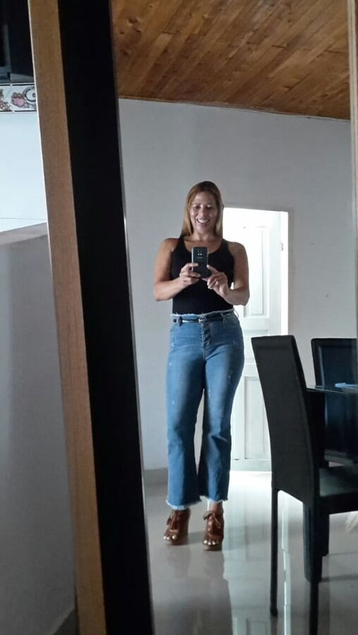 Sexy Colombian MILF