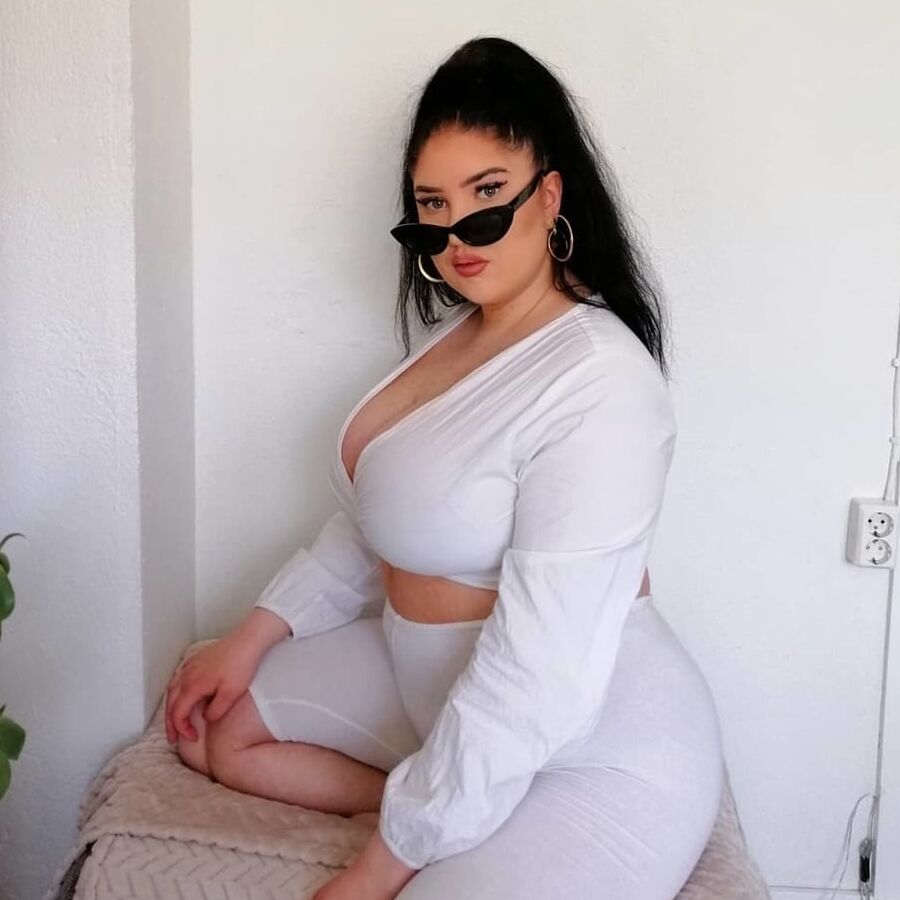 Finnish big tits BBW hottie Anni