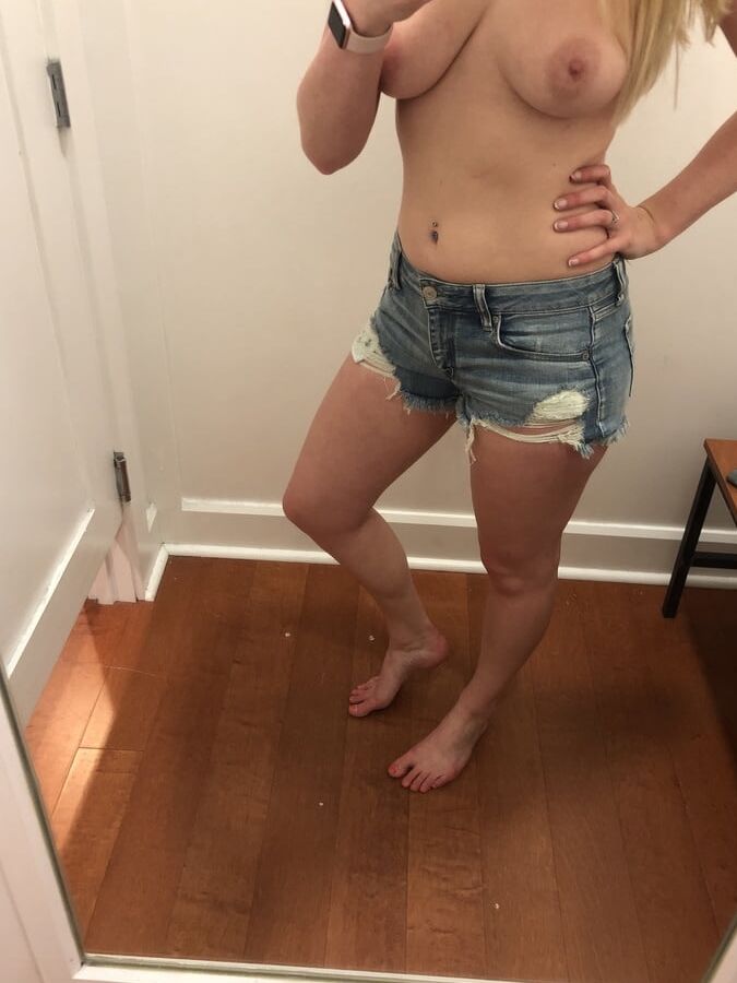 Nice (denim shorts)