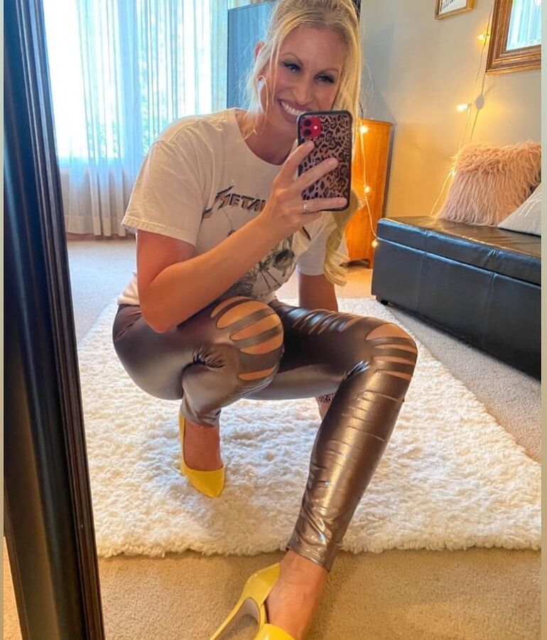 Hot amateur mom in leather and spandex pants