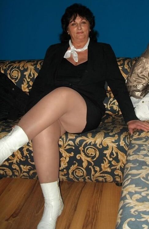 Angy show legs in pantyhose