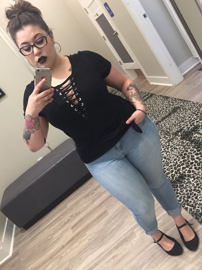 Curvy Latina