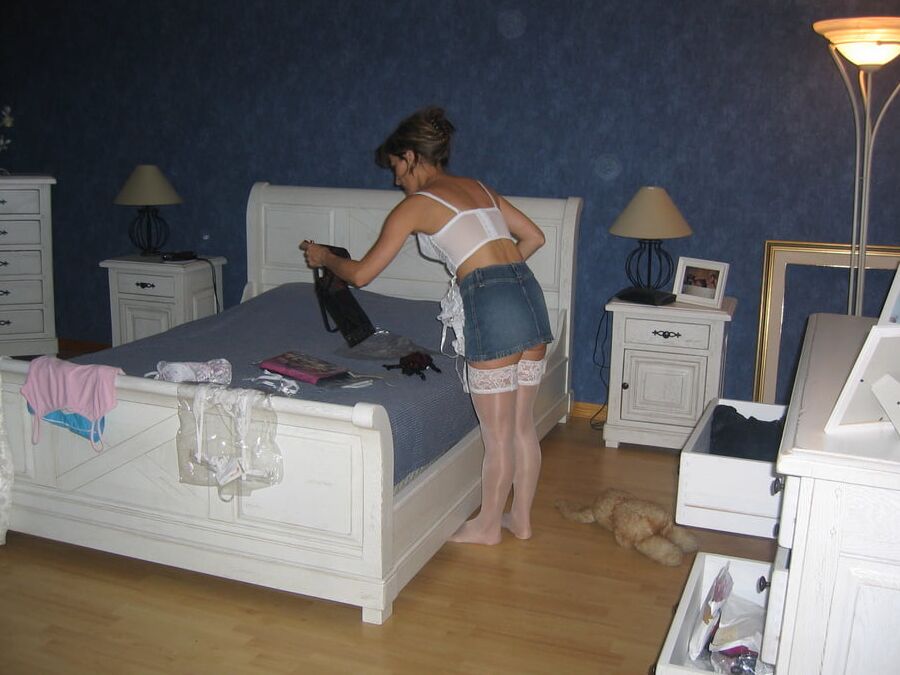 Women Need Exposure - Another Sexy MILF