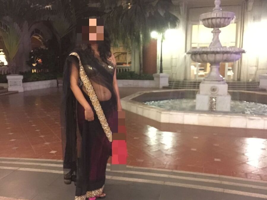 Sexy desi bhabhi hot saree