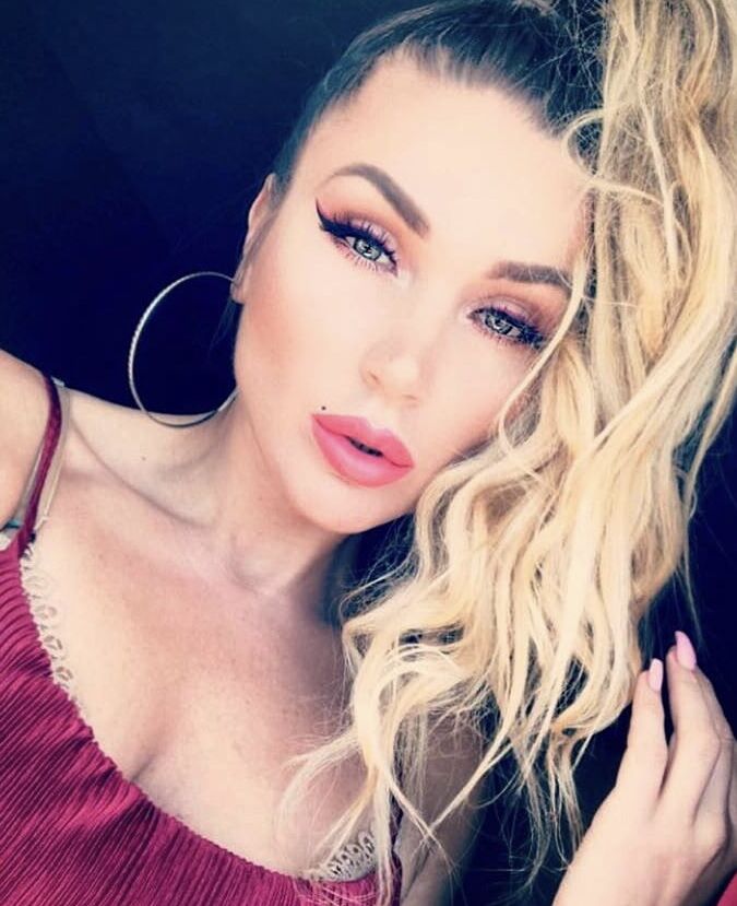 Muscular Polish Girl Living In New York