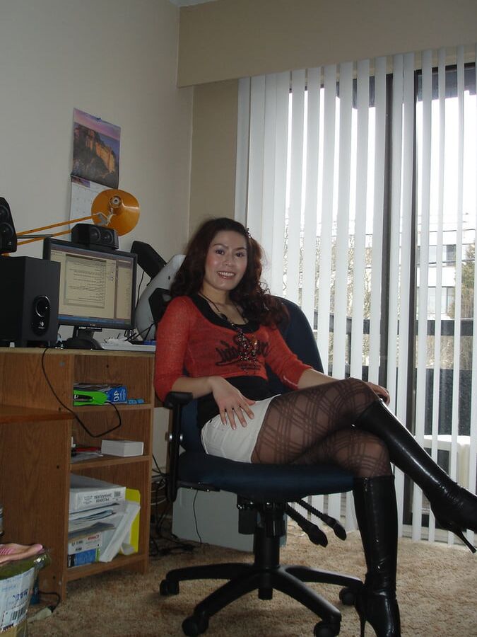 Booted Milf - Ysave