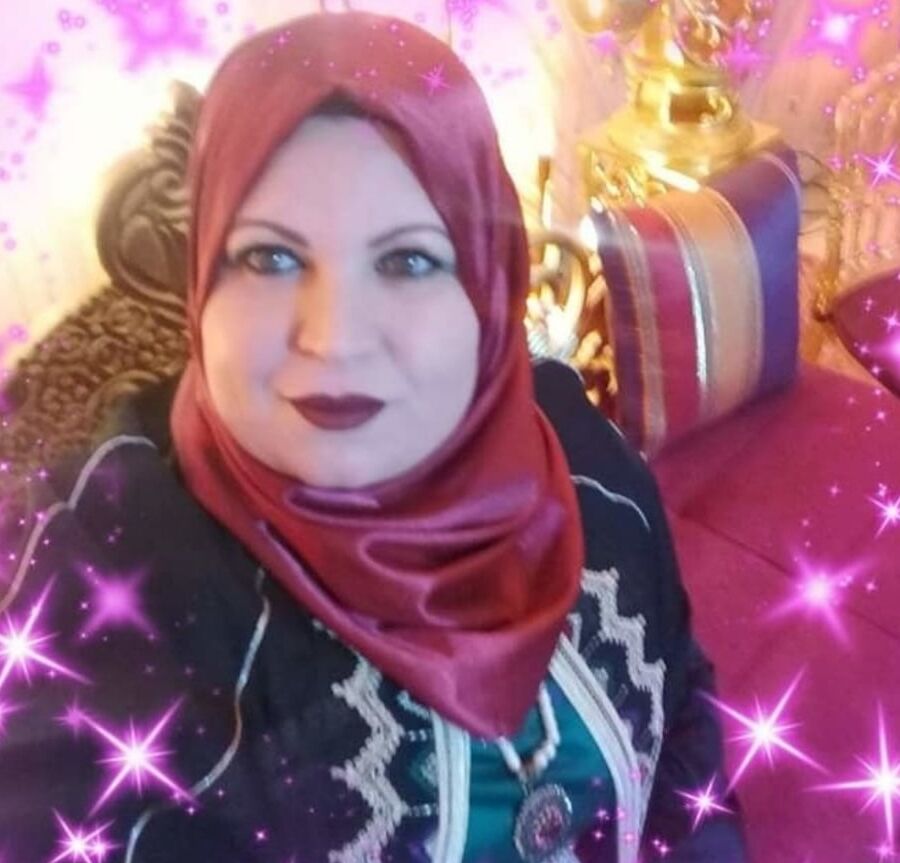 Lonely Singel hijab milfs who want a Young Big dick