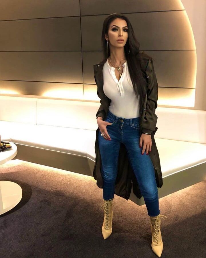 Sexy Slut Faryal Bj Lips paki Slut