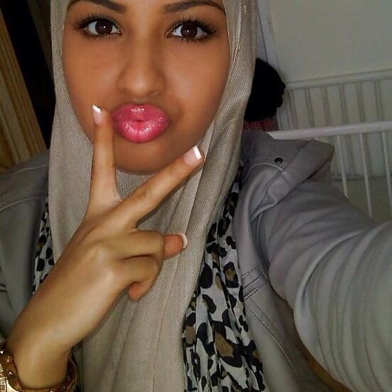 Horny hijabi faces during Ramadan while fasting