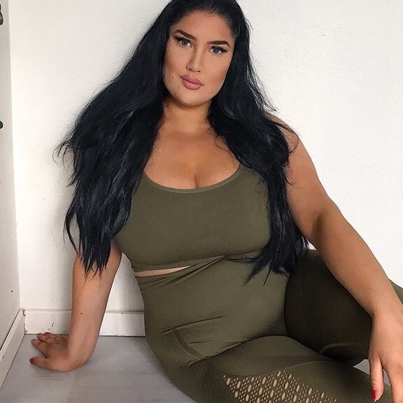 Finnish big tits BBW hottie Anni