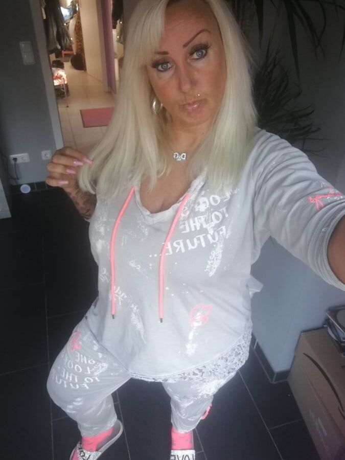 CURVY GERMAN MILF BLONDE Bitch