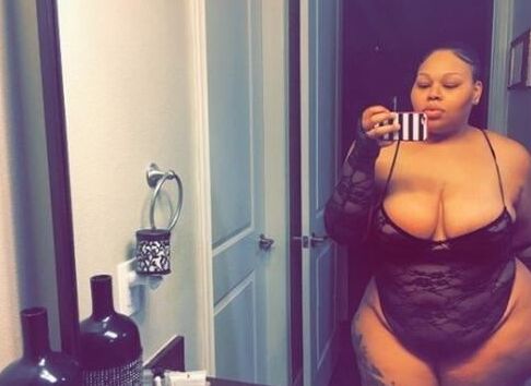 Hourglass sexy BBW