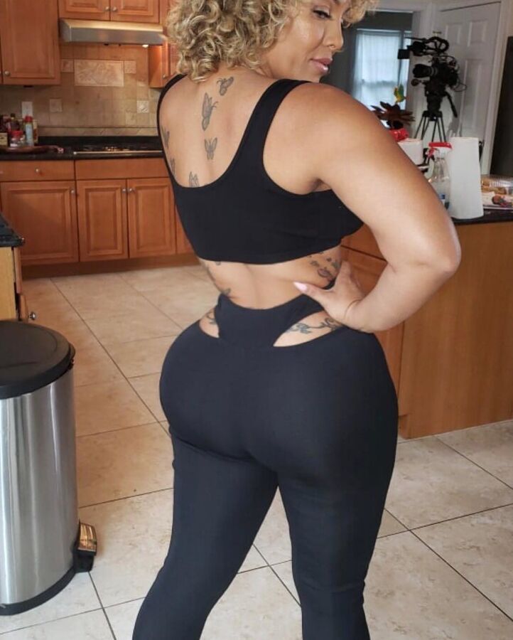 Hot amateur mature mom Kim pregnant